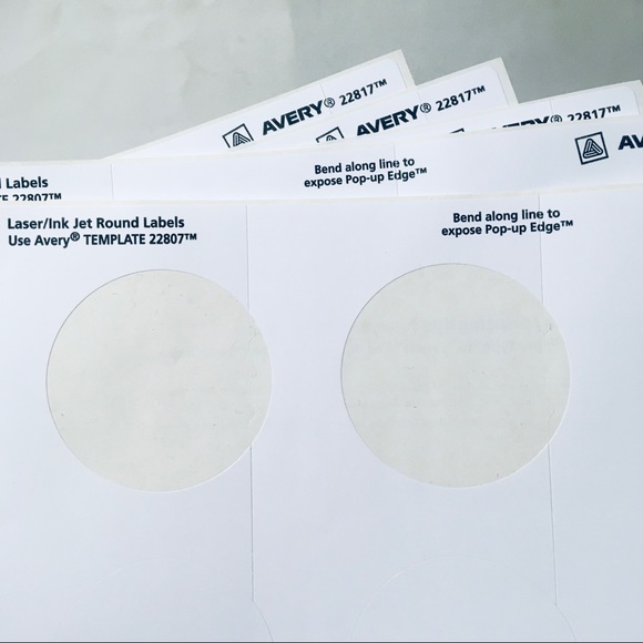 Avery 2" Round Labels for Laser Or Inkjet Printers, 58 Glossy White Labels 22817 - Picture 4 of 7